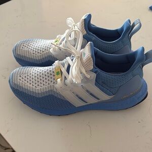 adidas Blue and White Sneakers with Breathable Mesh and Cushioned Sole